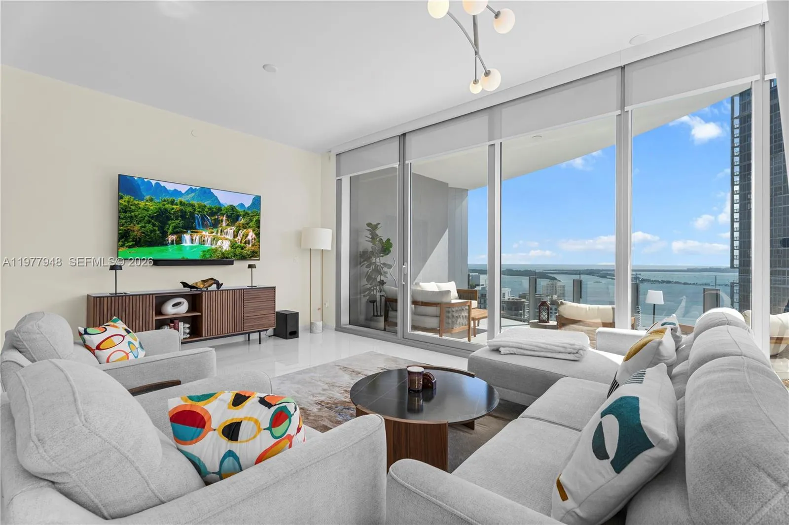 3 bedroom 2 bath for sale at 300 Biscayne Boulevard Way # 4007W, Miami FL 33131