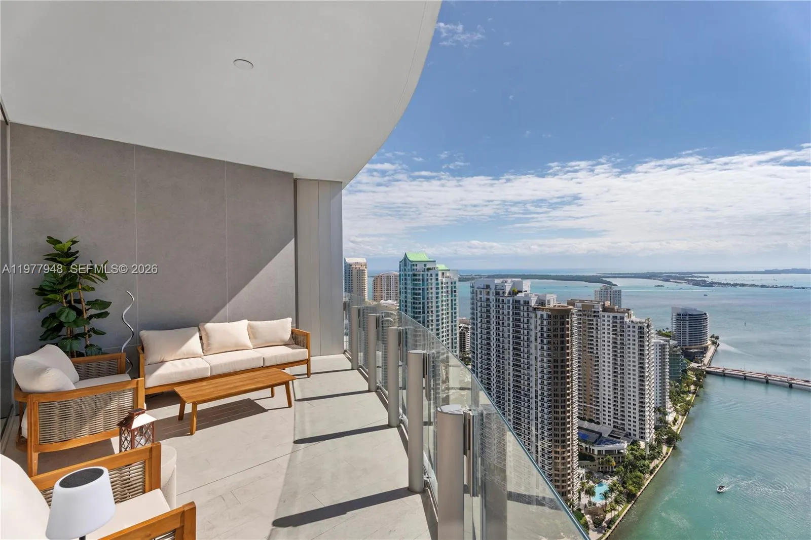 300 Biscayne Boulevard Way # 4007W, Miami FL 33131
