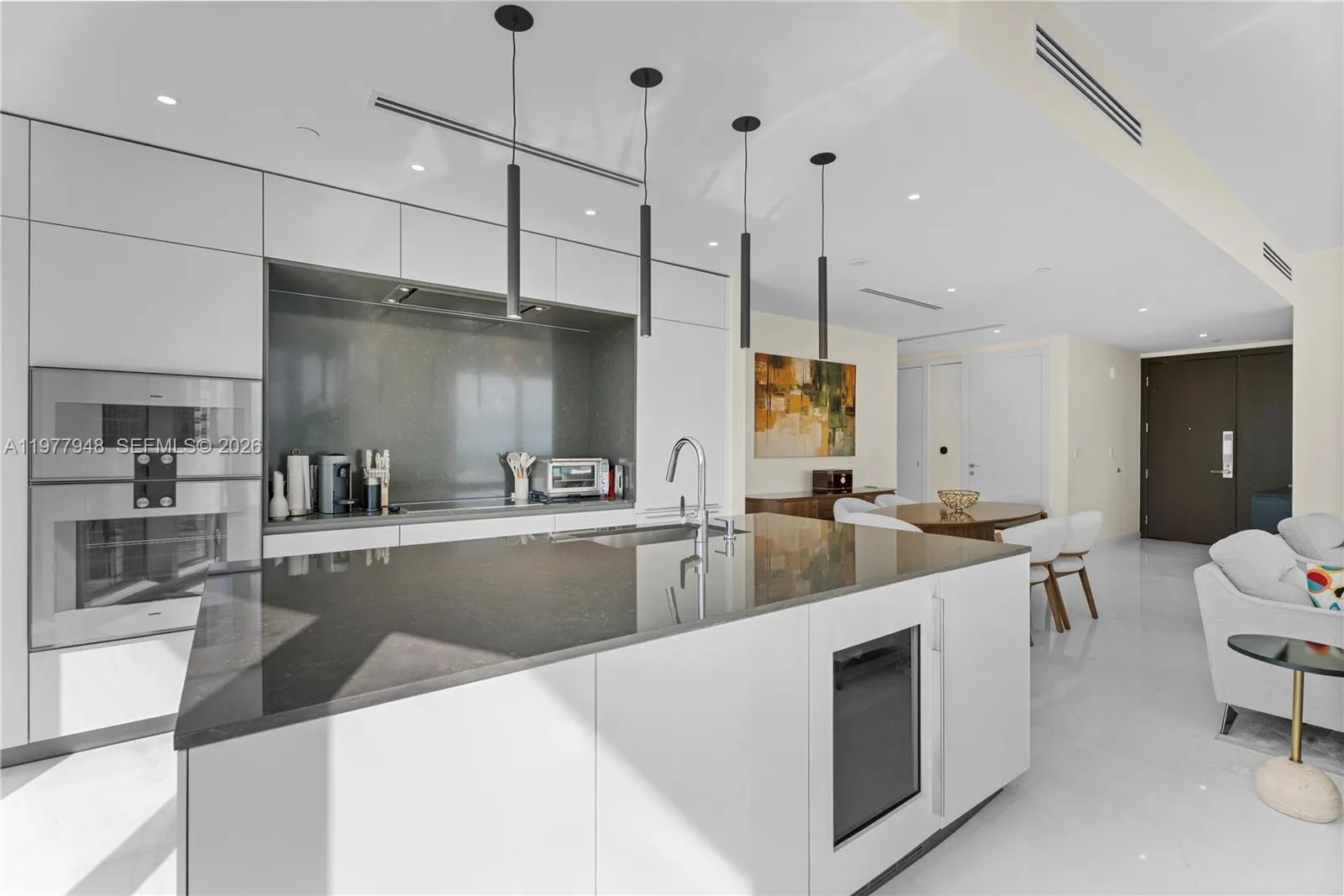 300 Biscayne Boulevard Way # 4007W, Miami FL 33131