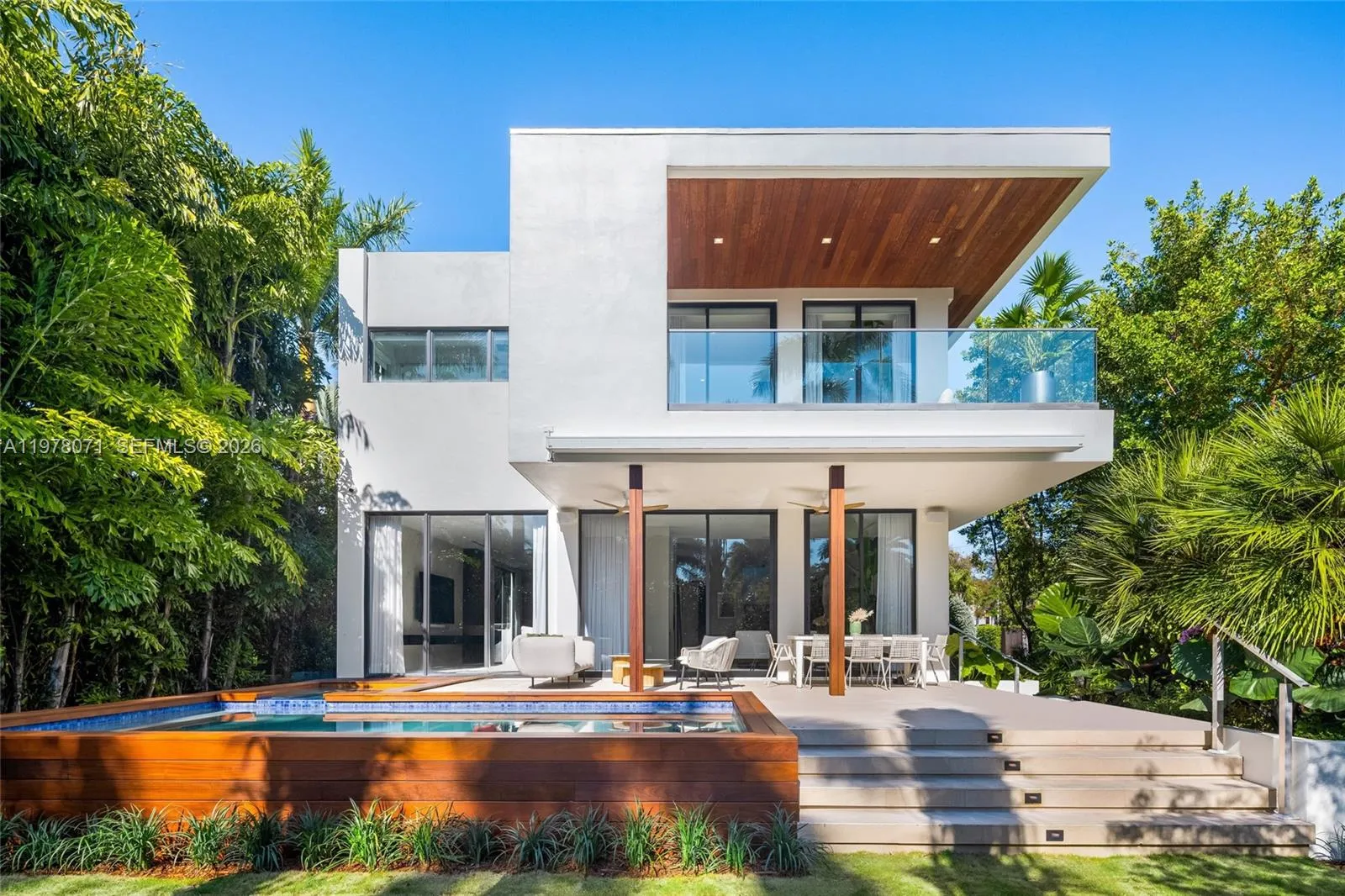 5701 N Bay Rd, Miami Beach FL 33140