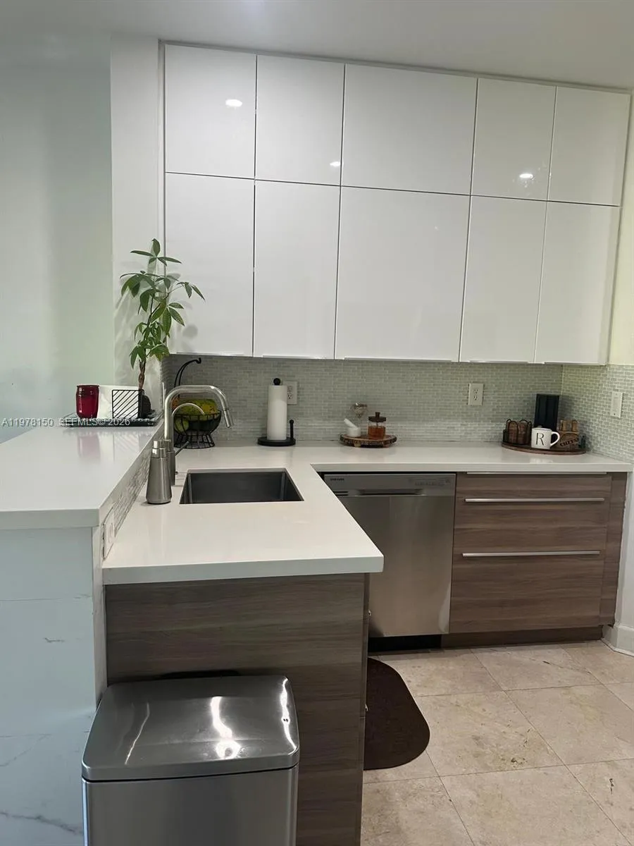 10923 NW 70th St # 10923, Doral FL 33178