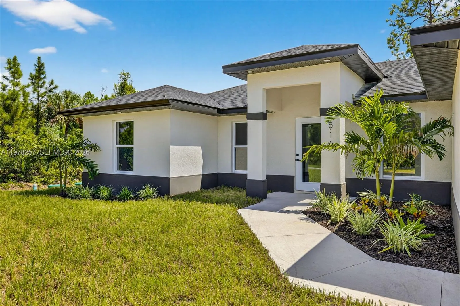 2916 Dora, Lehigh Acres FL 33974