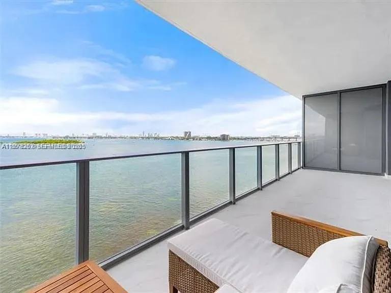 700 NE 24TH ST # 606, Miami FL 33137