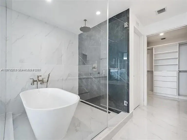 700 NE 24TH ST # 606, Miami FL 33137