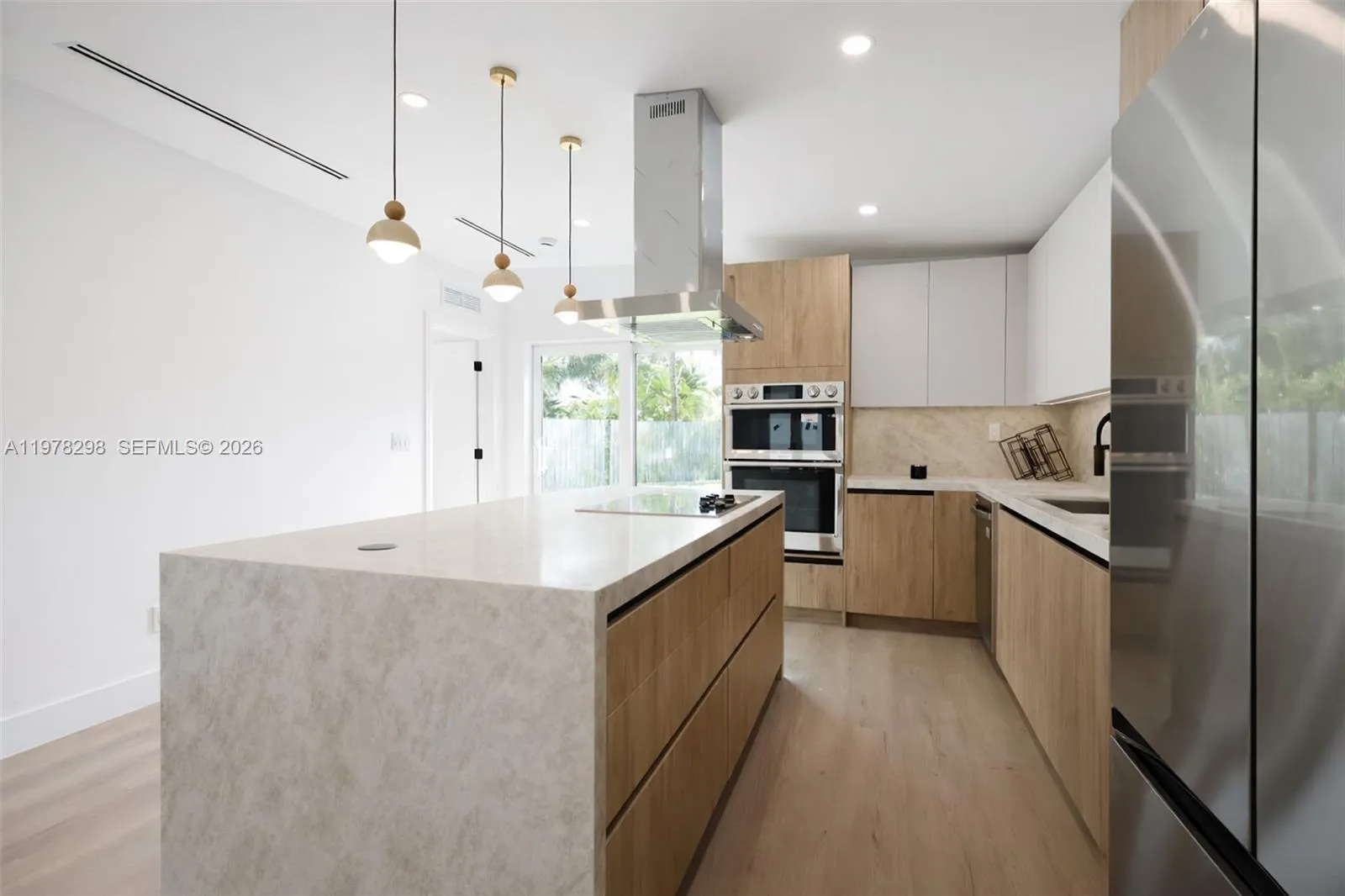 2416 NE 19th Ter, Wilton Manors FL 33305