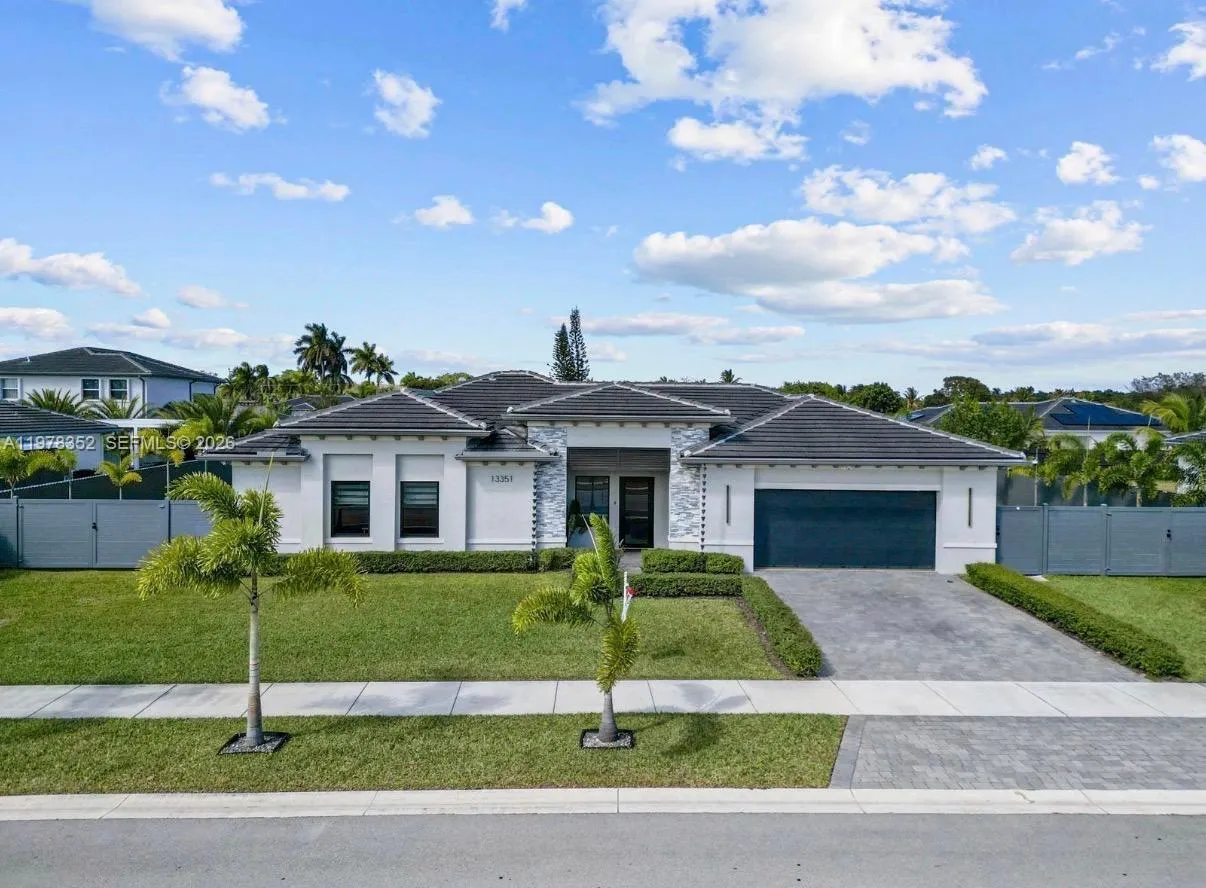 3 bedroom 2 bath for sale at 13351 SW 190th St, Miami FL 33177