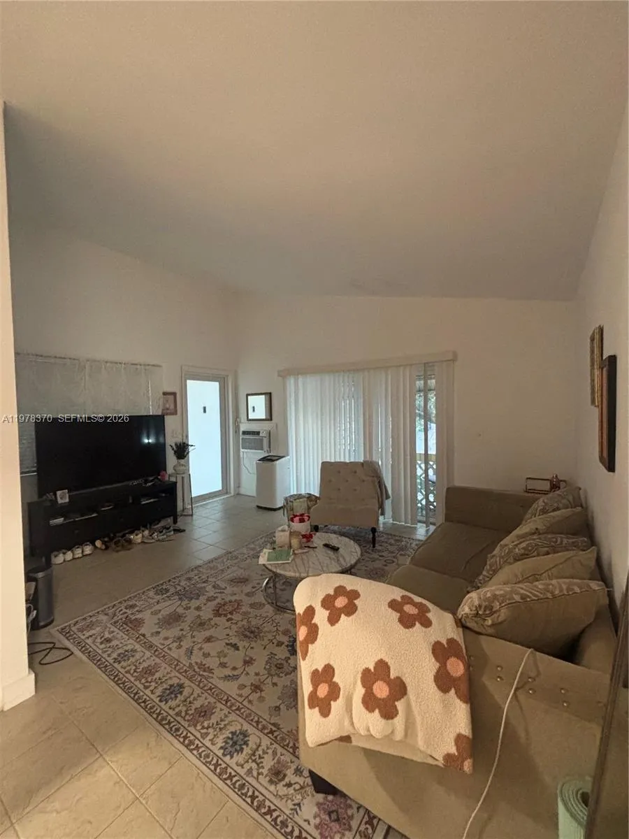 1 bedroom 1 bath for sale at 75 Washington Ave # 12A, Miami Beach FL 33139
