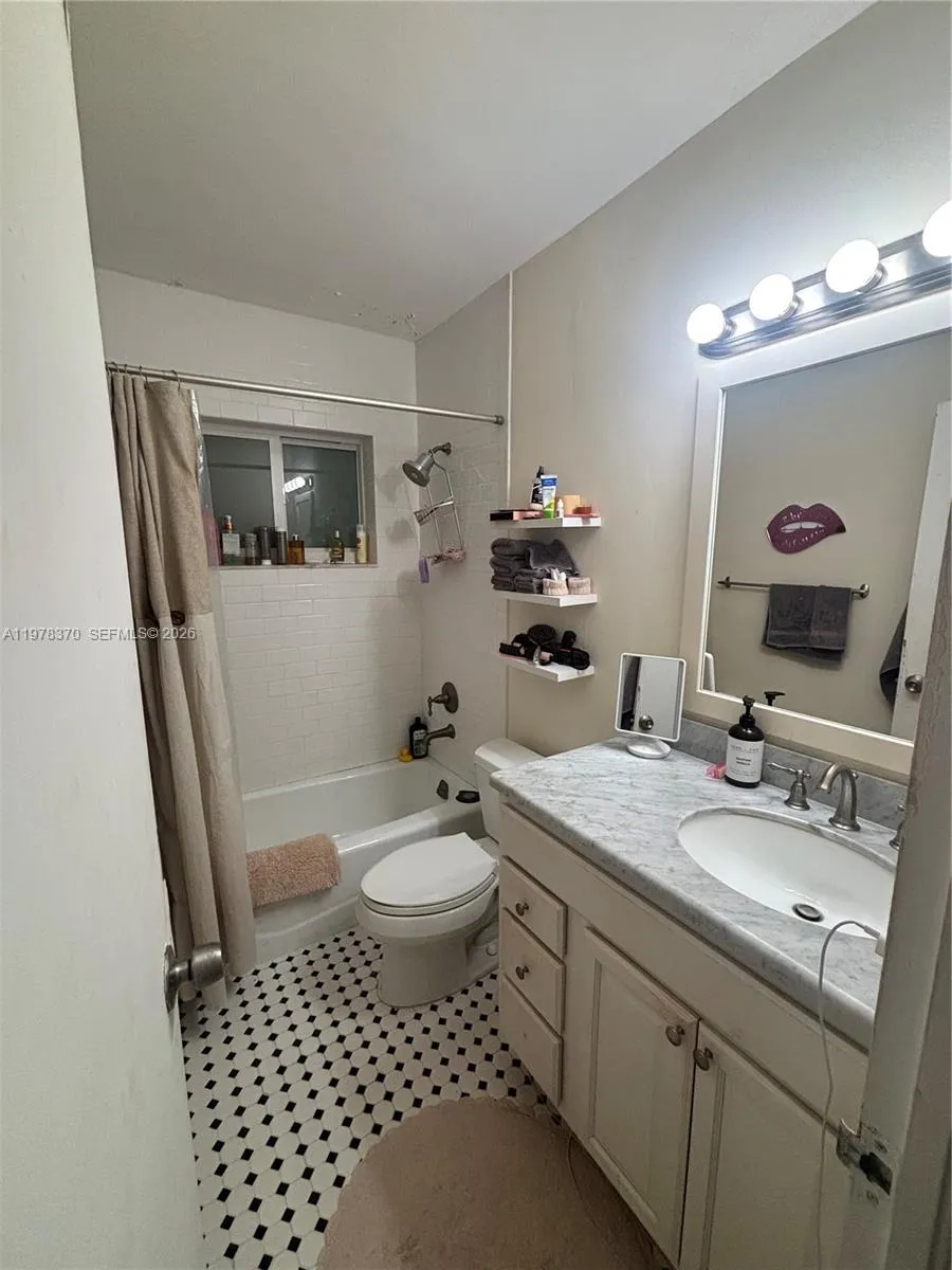 75 Washington Ave # 12A, Miami Beach FL 33139
