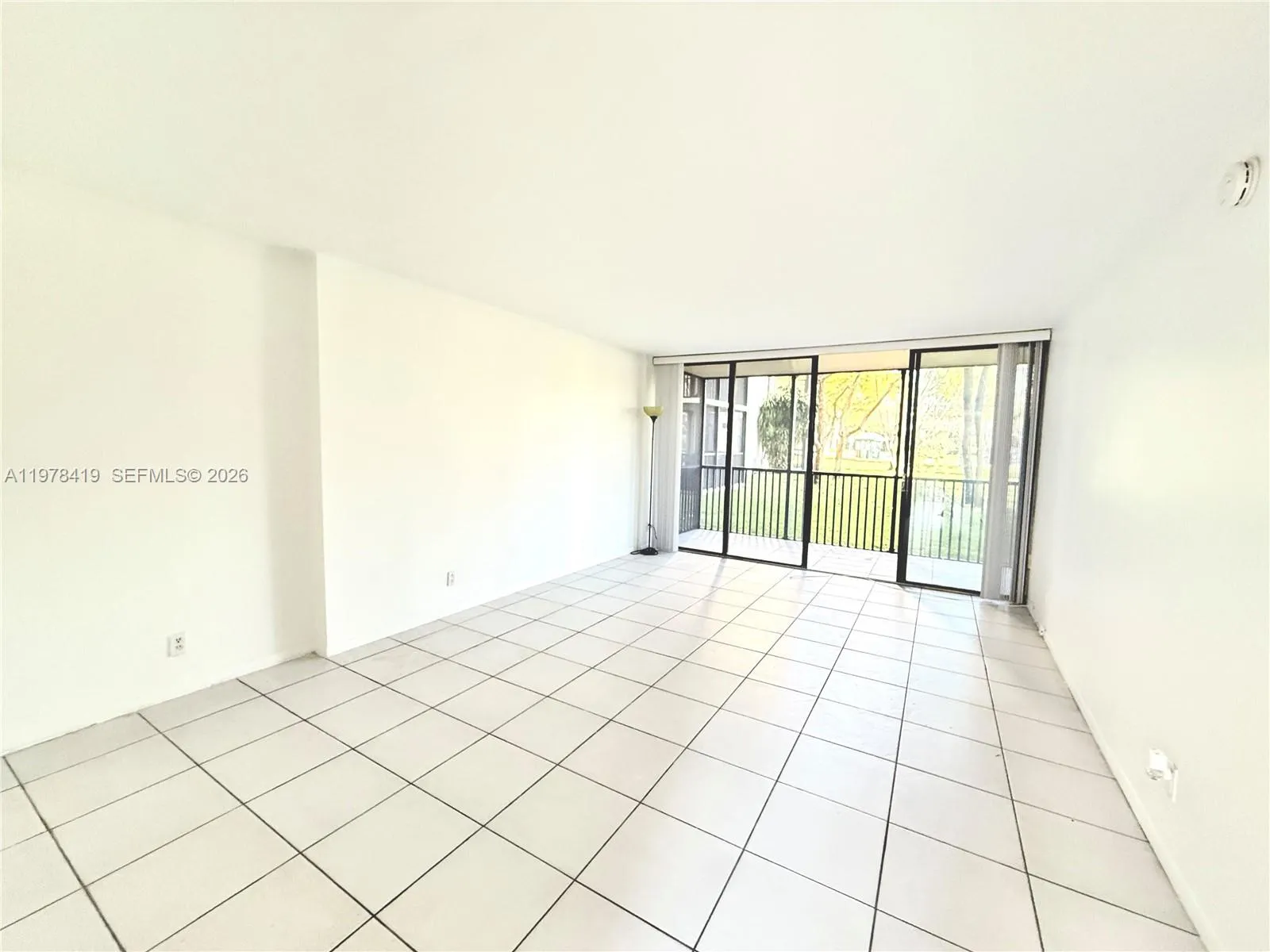 3301 N Country Club Dr # 106, Aventura FL 33180