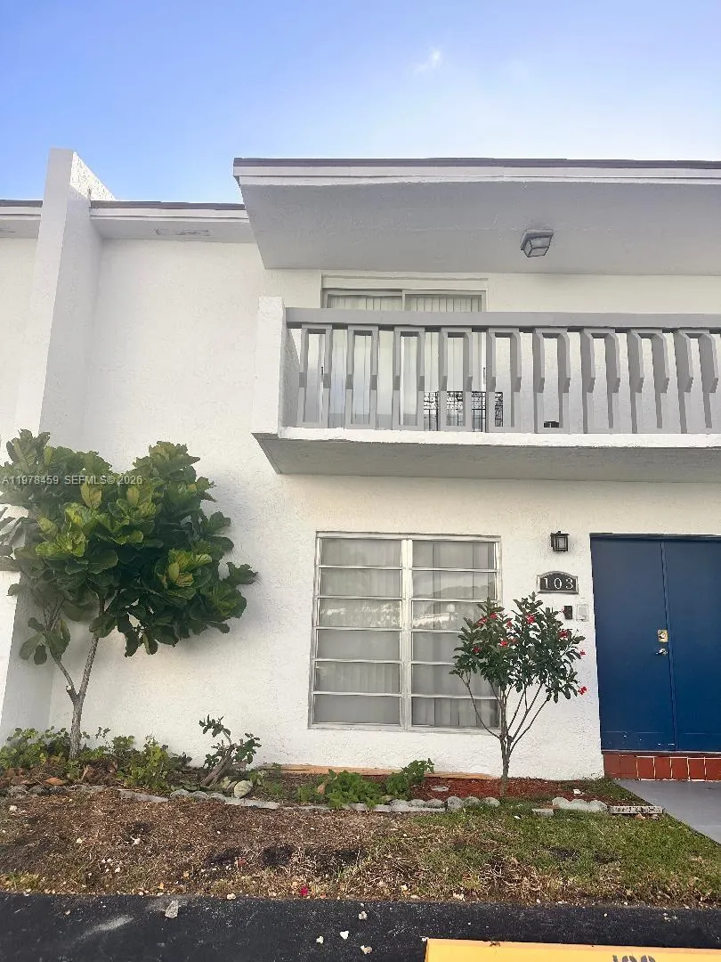 9400 SW 170th St # 103, Palmetto Bay FL 33157