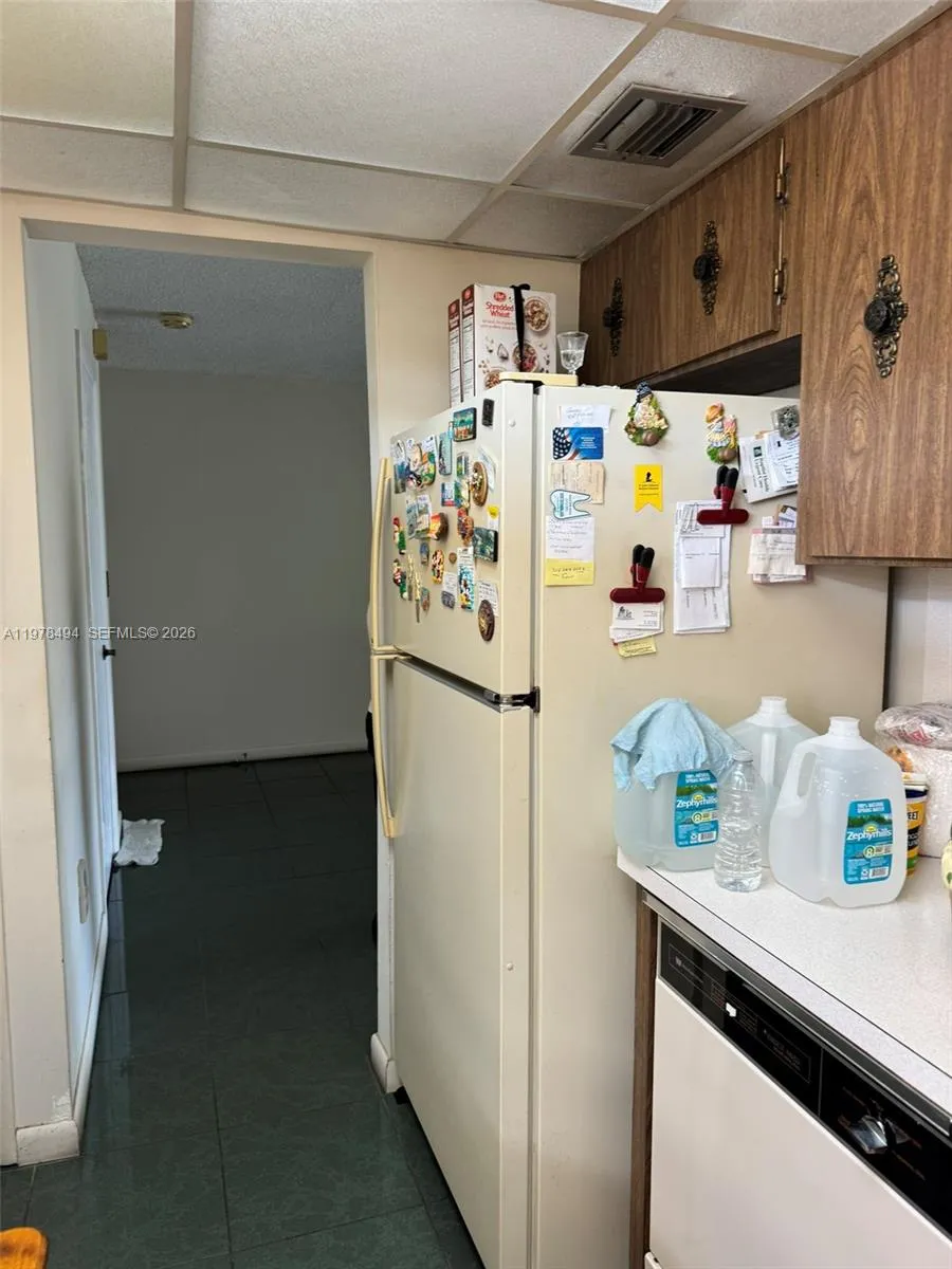 9180 Fontainebleau Blvd # 302, Miami FL 33172