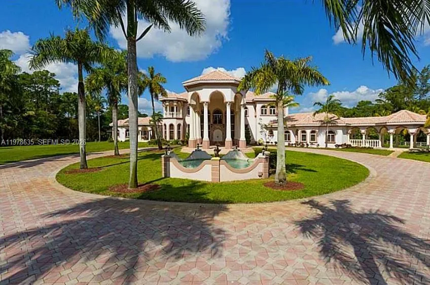 21579 Cartagena Dr, Boca Raton FL 33428