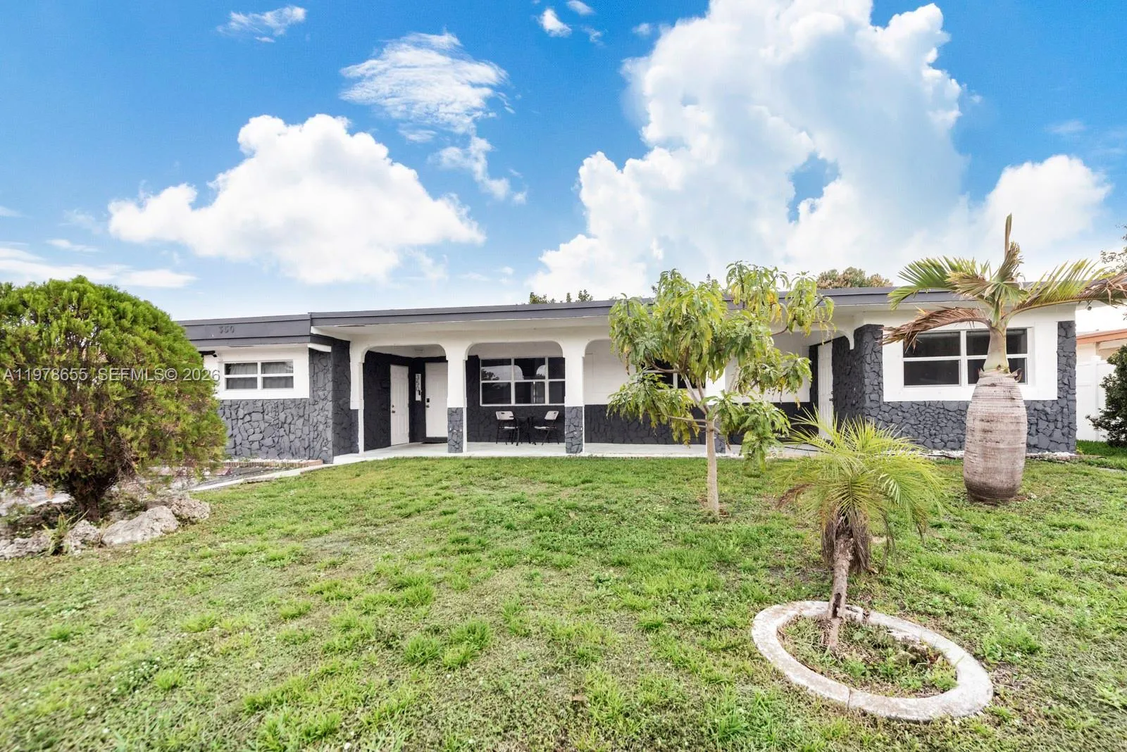 350 SW 30th Ter, Fort Lauderdale FL 33312
