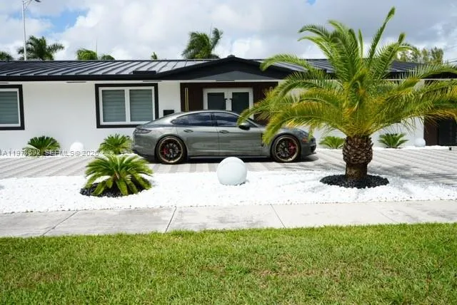 4 bedroom 4 bath for sale at 9351 SW 88th Ter, Miami FL 33176