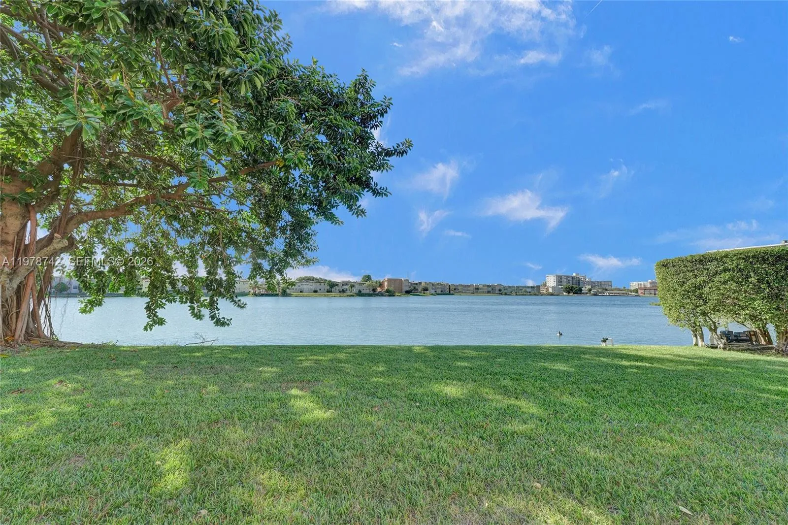 2 bedroom 1 bath for sale at 1750 NE 191st St, Miami FL 33179