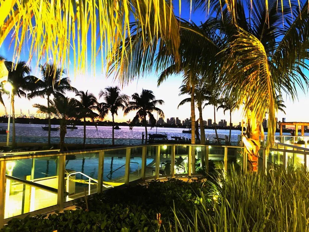 1 bedroom 1 bath for sale at 1500 Bay Rd # 1180S, Miami Beach FL 33139