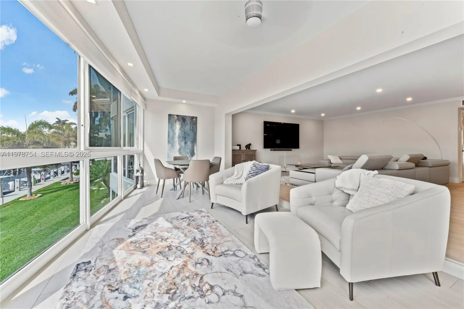 3050 NE 48th St # 207, Fort Lauderdale FL 33308