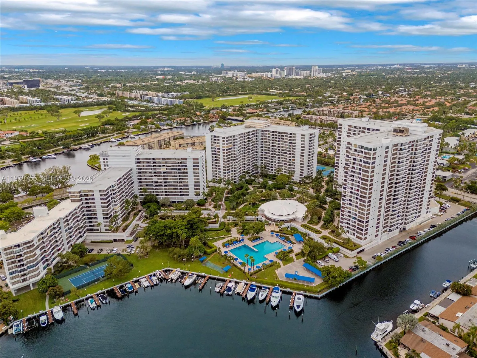 600 Three Islands Blvd # 612, Hallandale Beach FL 33009