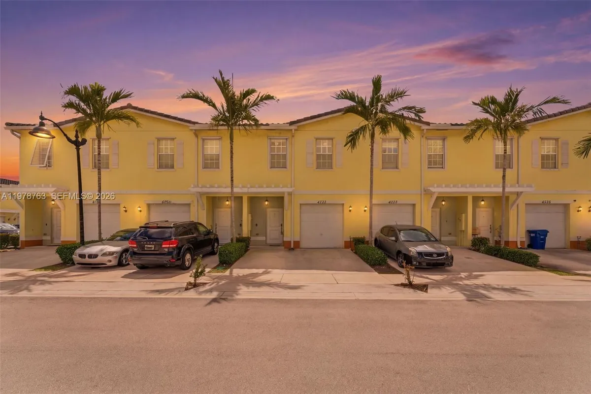 4032 NW 11th St, Lauderhill FL 33313