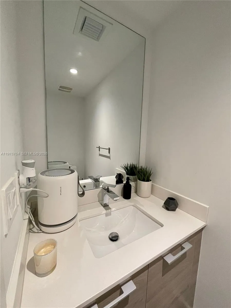 1300 S Miami Ave # 2408, Miami FL 33130