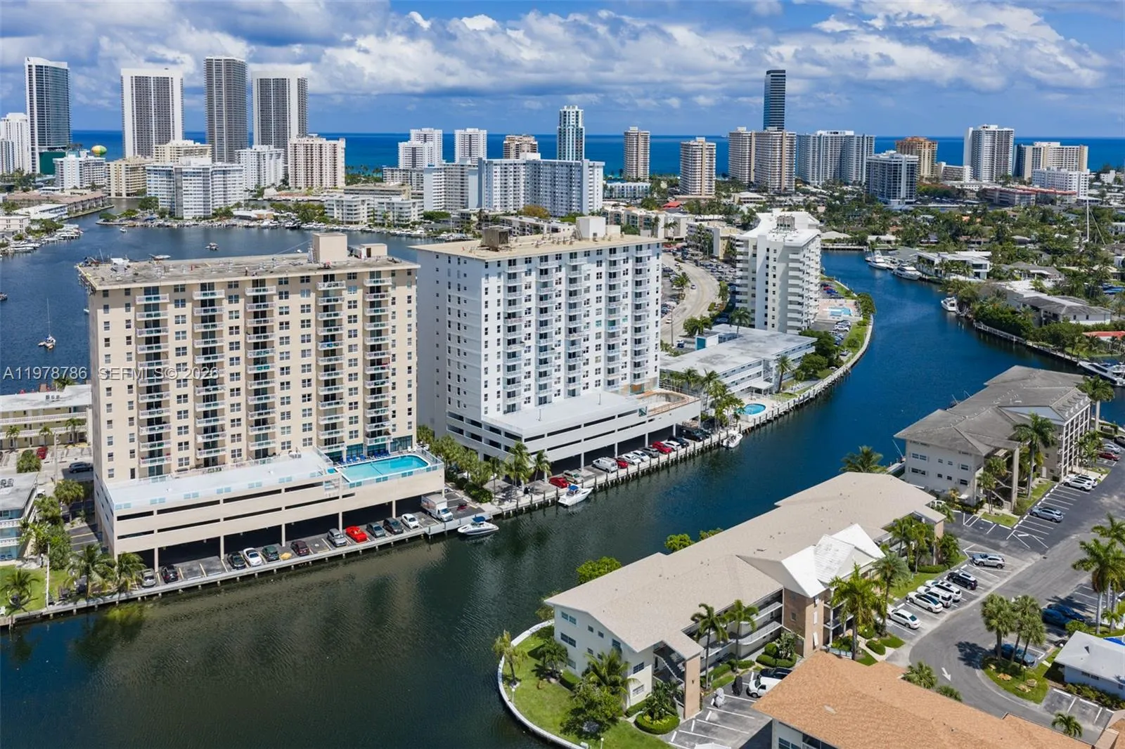 427 Golden Isles Dr # 9G, Hallandale Beach FL 33009
