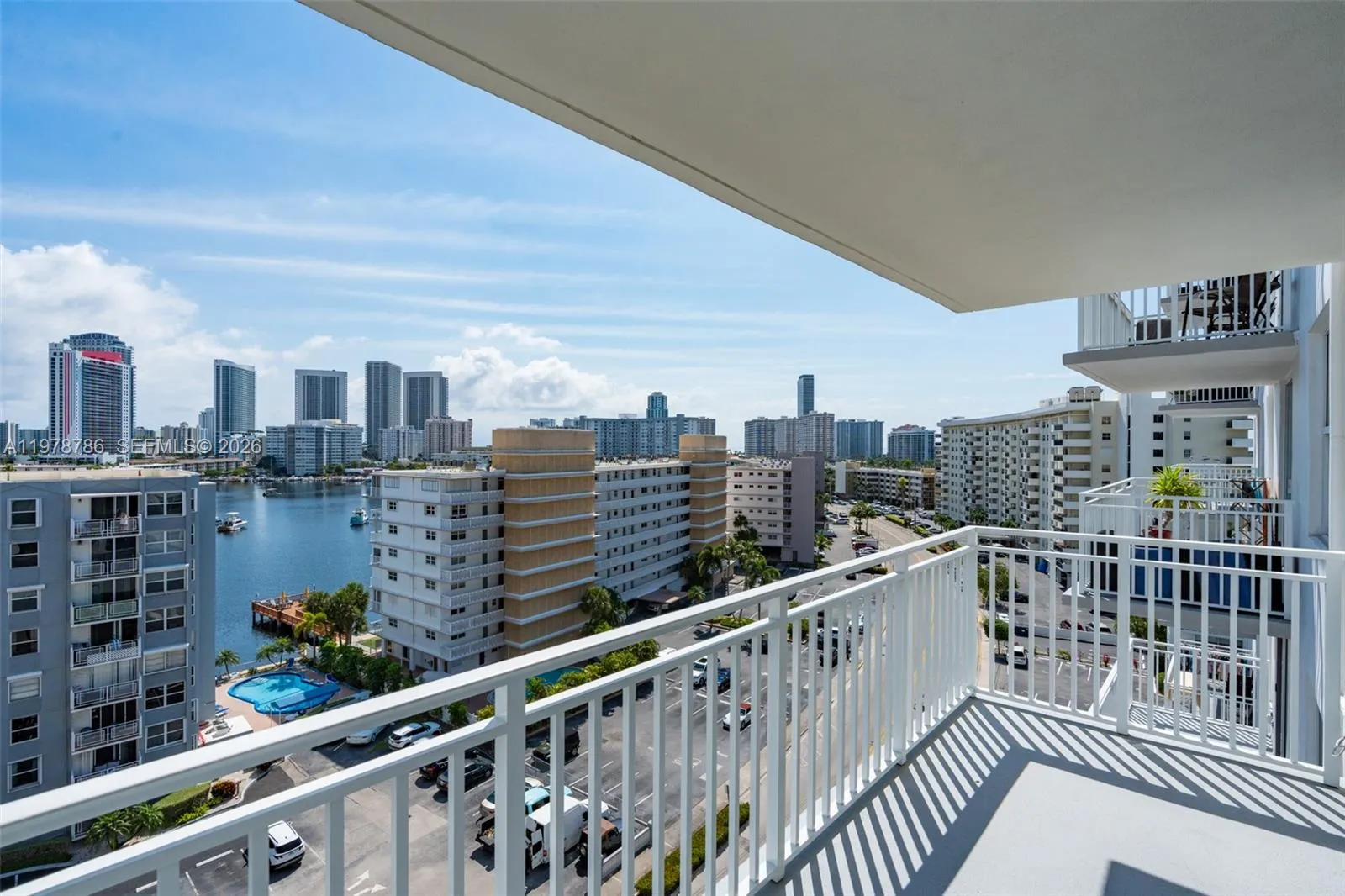 427 Golden Isles Dr # 9G, Hallandale Beach FL 33009