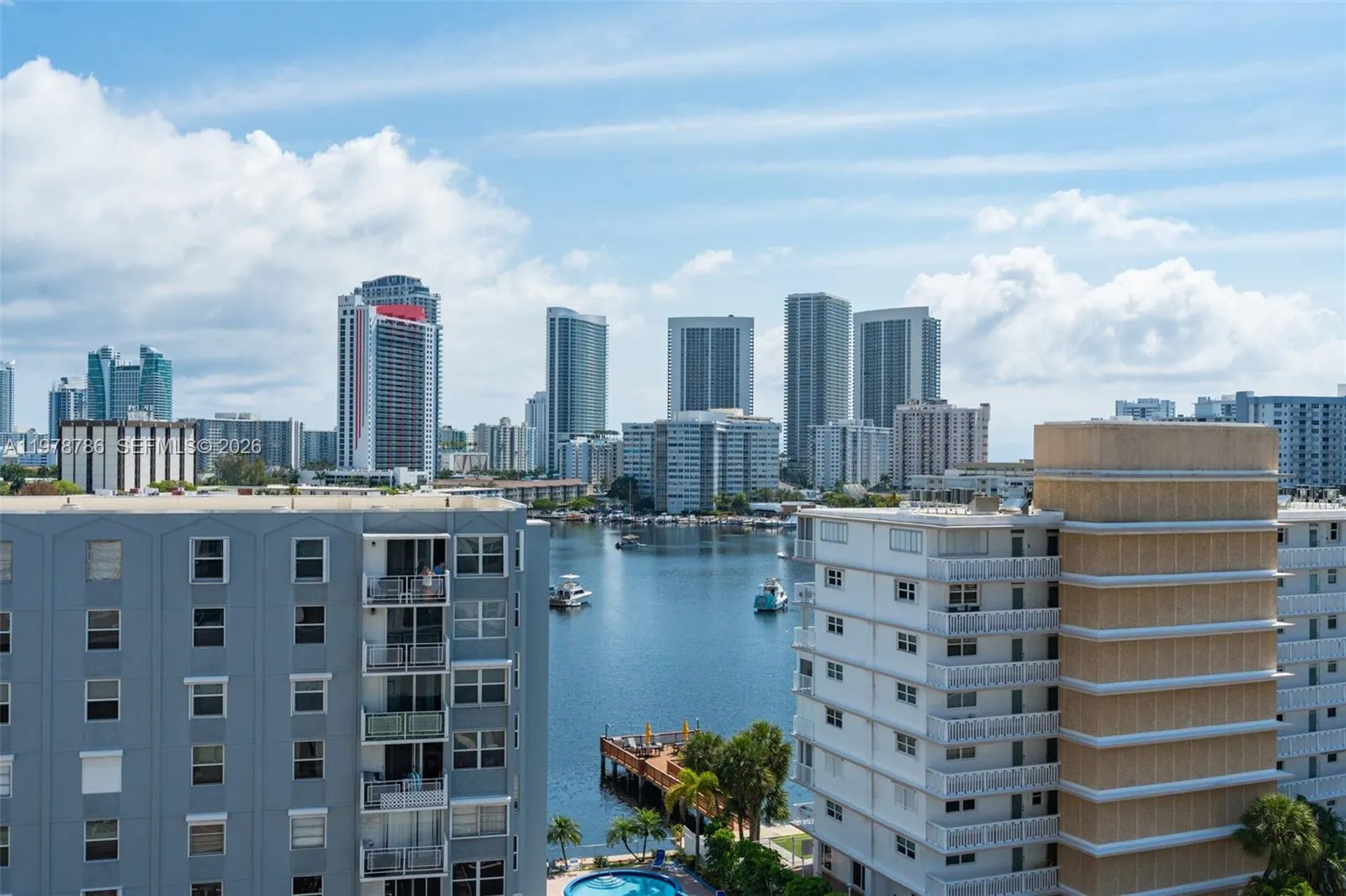 427 Golden Isles Dr # 9G, Hallandale Beach FL 33009