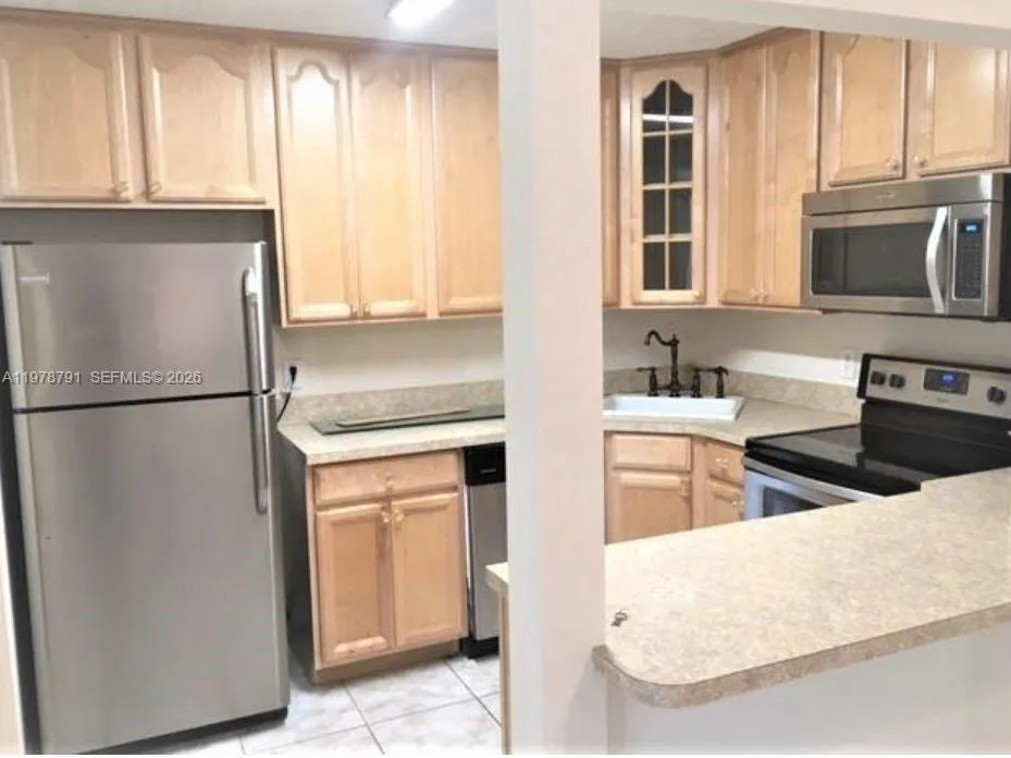 5930 Whispering Pine # C1, Palm Beach FL 33463