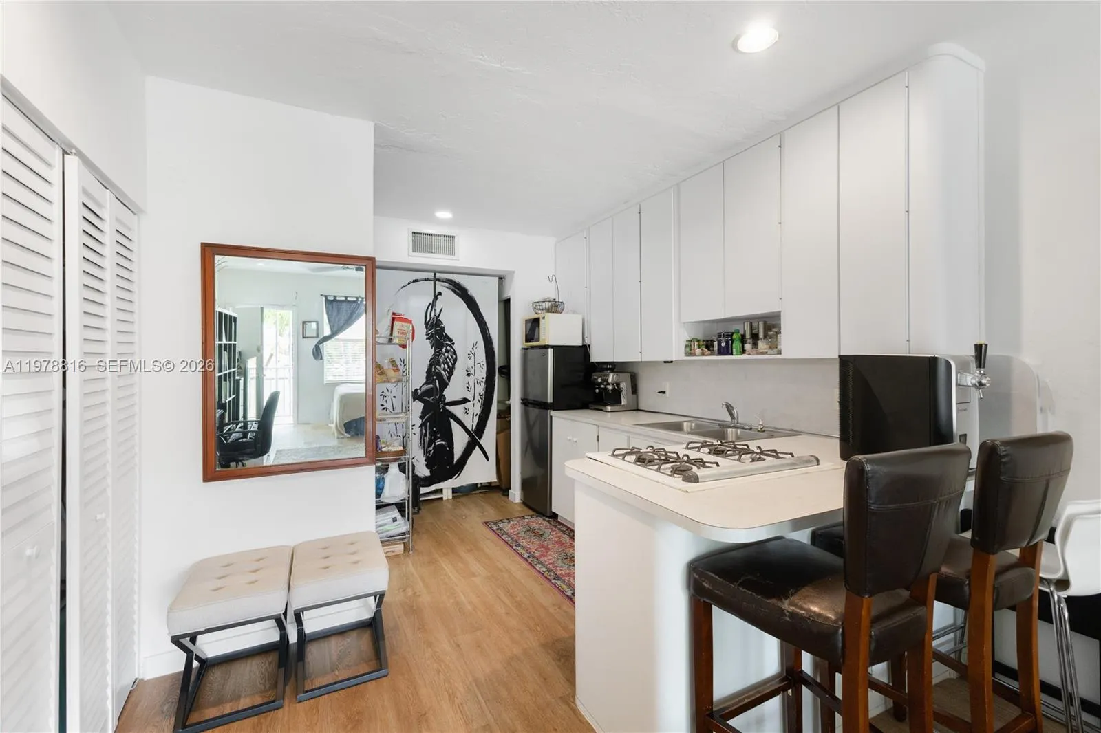 2445 Lake Pancoast Dr # J, Miami Beach FL 33140