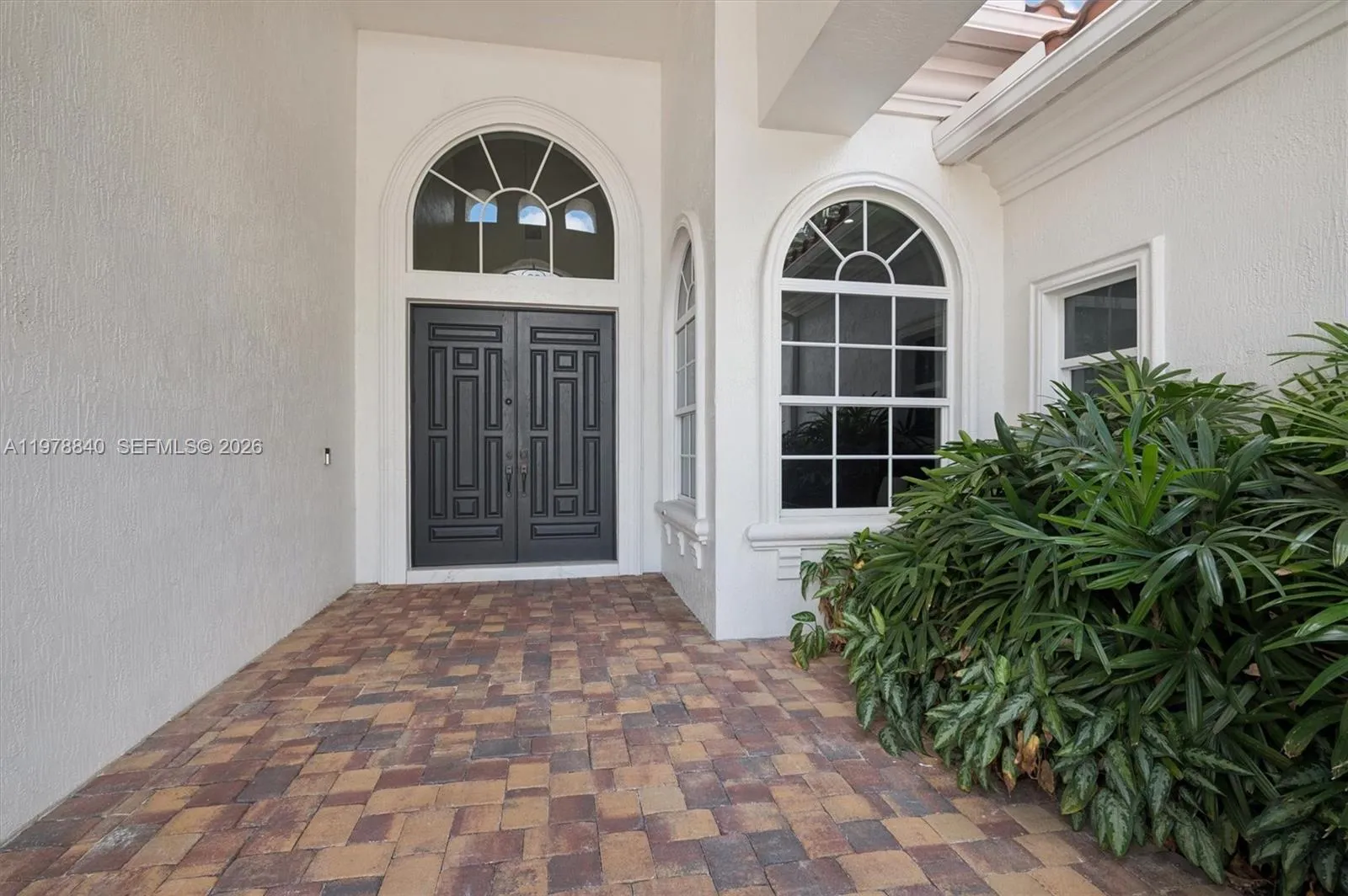 12922 Grand Oaks Dr, Davie FL 33330