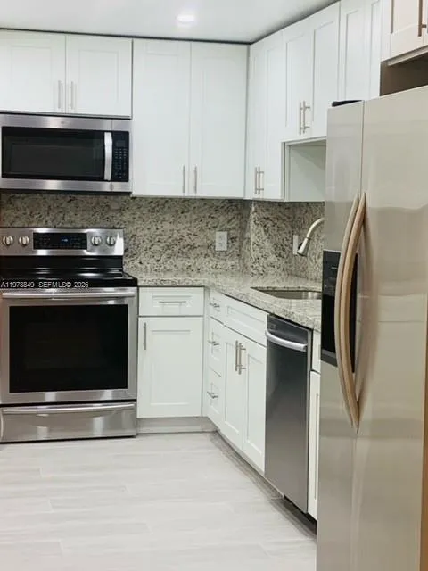 90 Edgewater Dr # 606, Coral Gables FL 33133