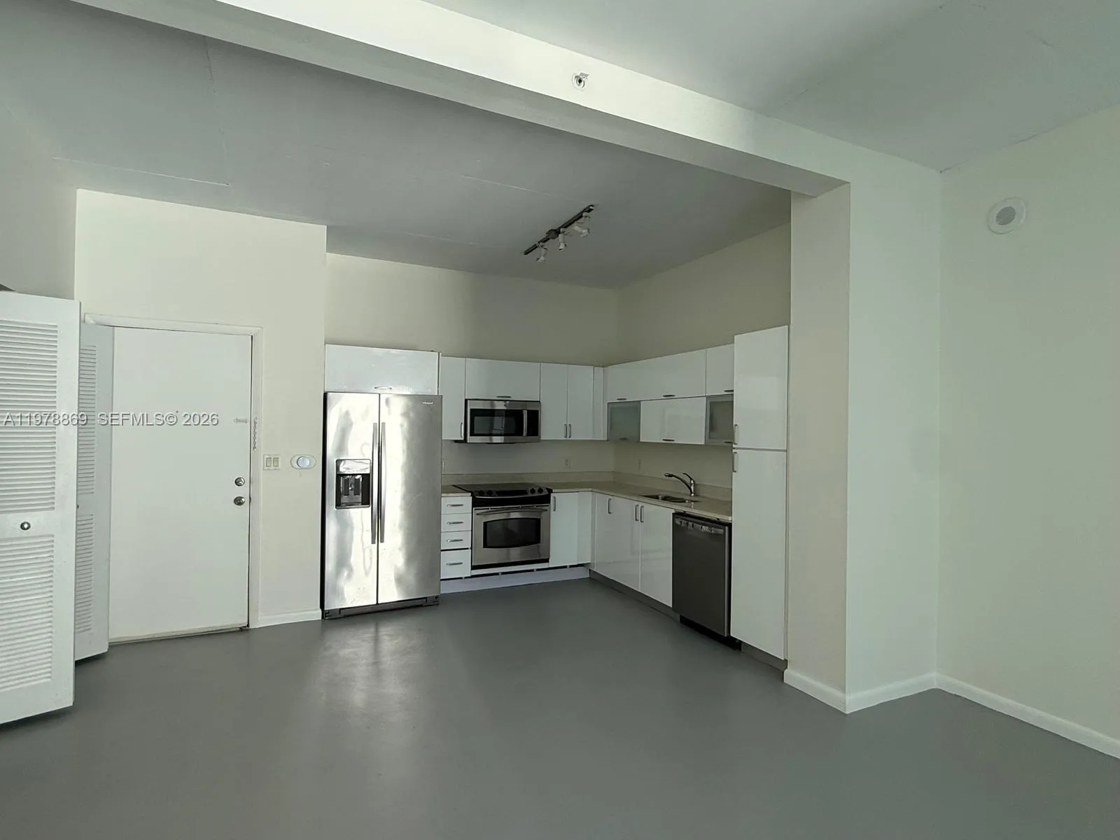 234 NE 3rd St # 908, Miami FL 33132