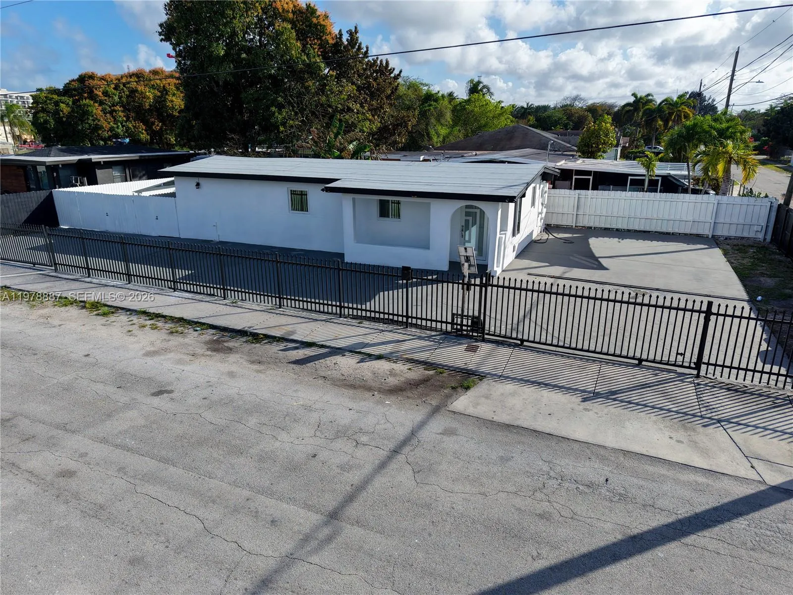 3 bedroom 3 bath for sale at 10090 W Fern St, Miami FL 33157