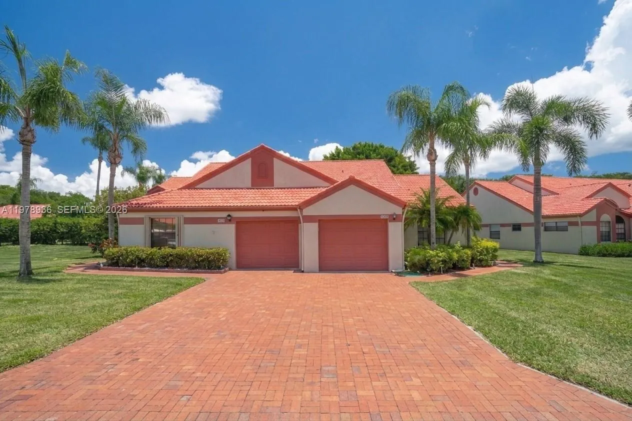 2 bedroom 2 bath for sale at 7604 Lexington Club Blvd # B, Delray Beach FL 33446