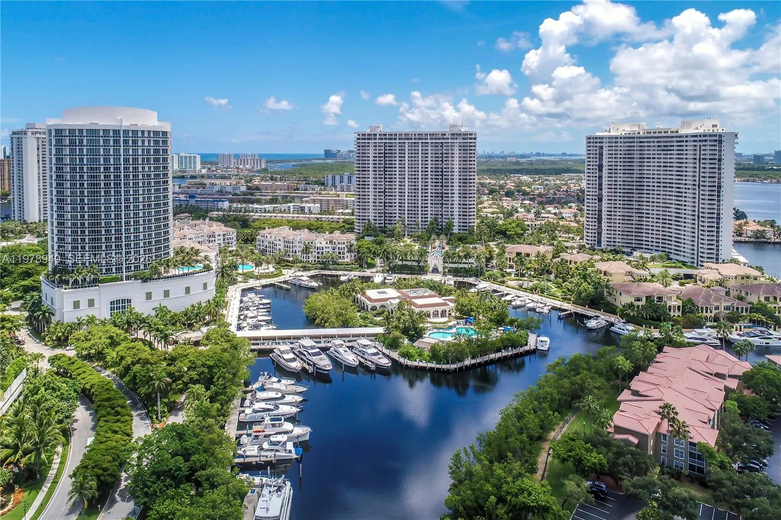 2 bedroom 2 bath for sale at 1000 W Island Blvd # 1812, Aventura FL 33160