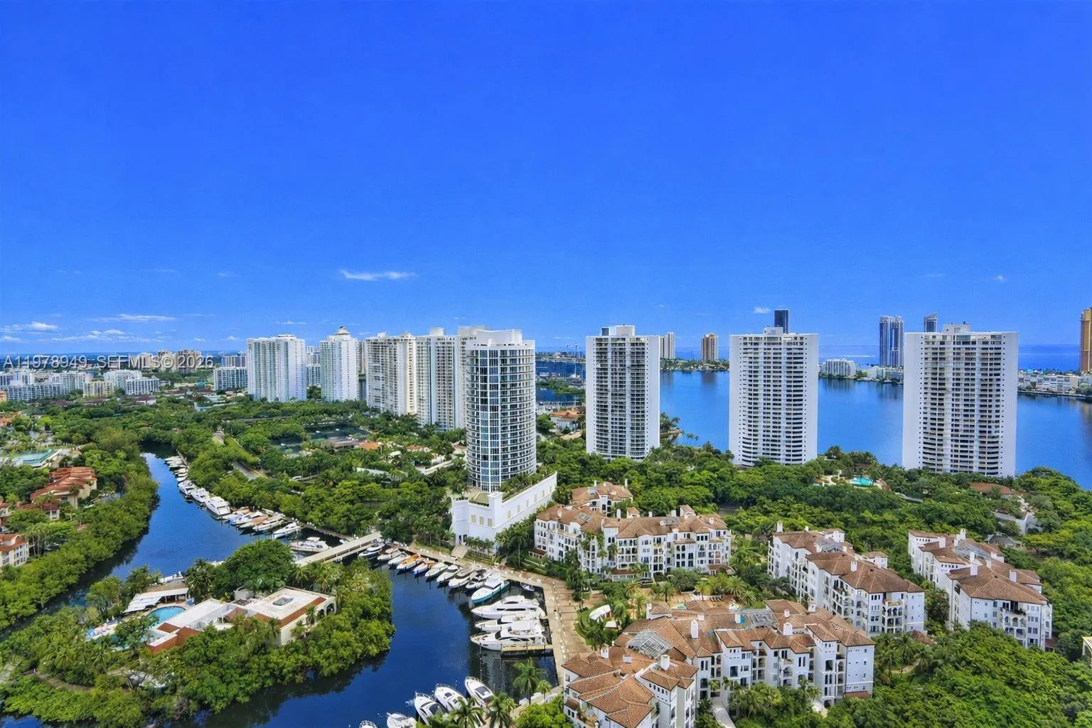 1000 W Island Blvd # 1812, Aventura FL 33160