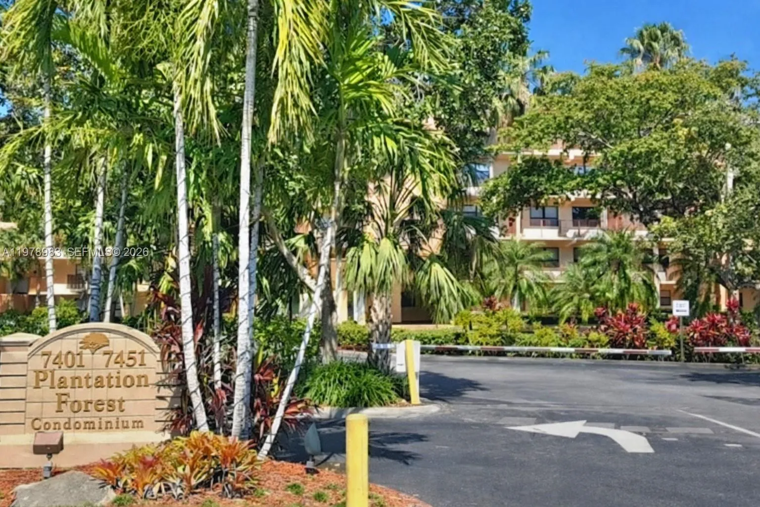 7401 NW 16th St # 407, Plantation FL 33313