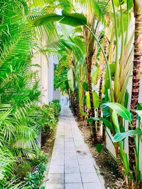 619 Meridian Ave # 4, Miami Beach FL 33139