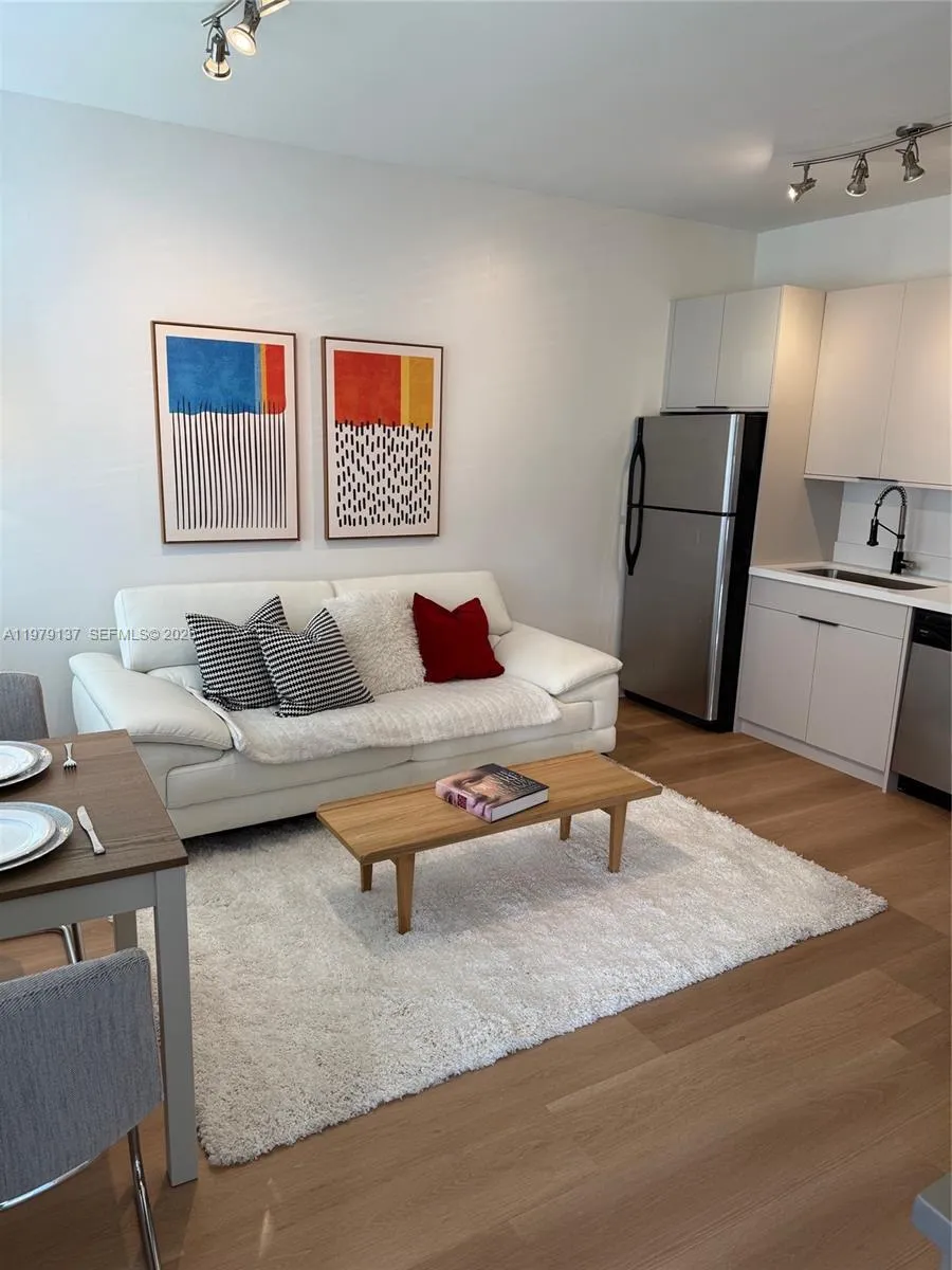 611 11th St # 104, Miami Beach FL 33139