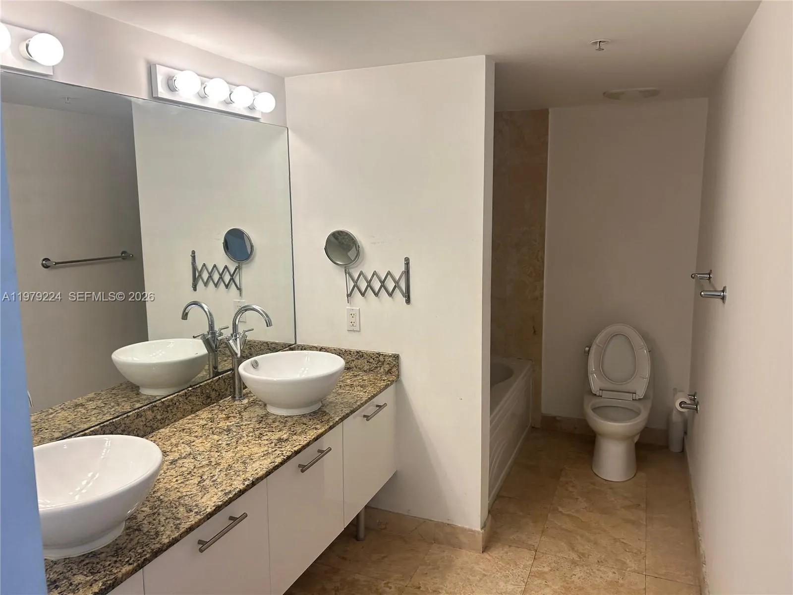 41 SE 5th St # 907, Miami FL 33131