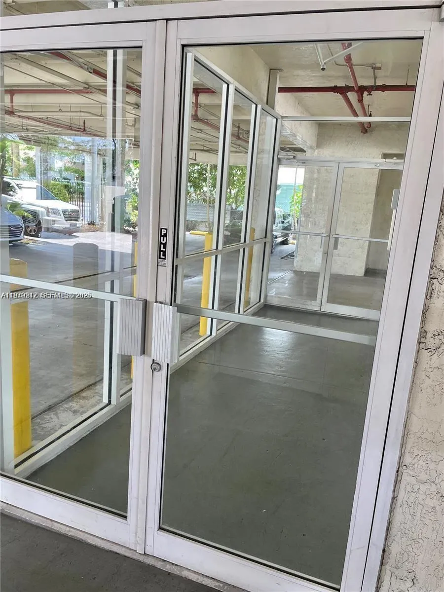 3201 W Flagler St # 102, Miami FL 33135