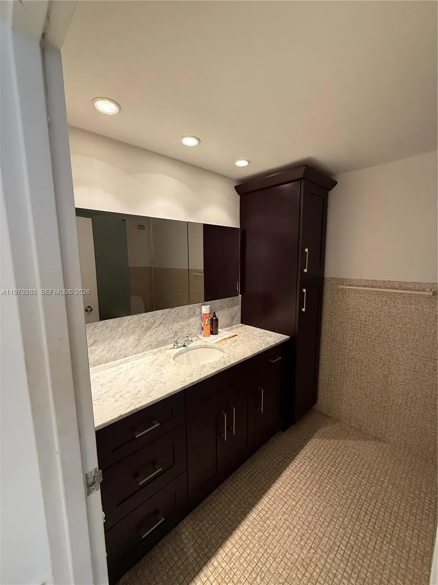 5255 Collins Ave # 7B, Miami Beach FL 33140