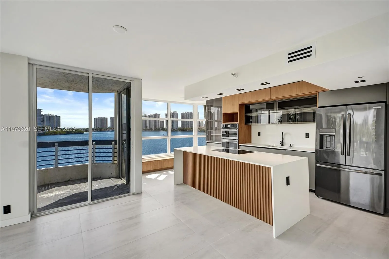 3 bedroom 3 bath for sale at 3530 Mystic Pointe Dr # 415, Aventura FL 33180