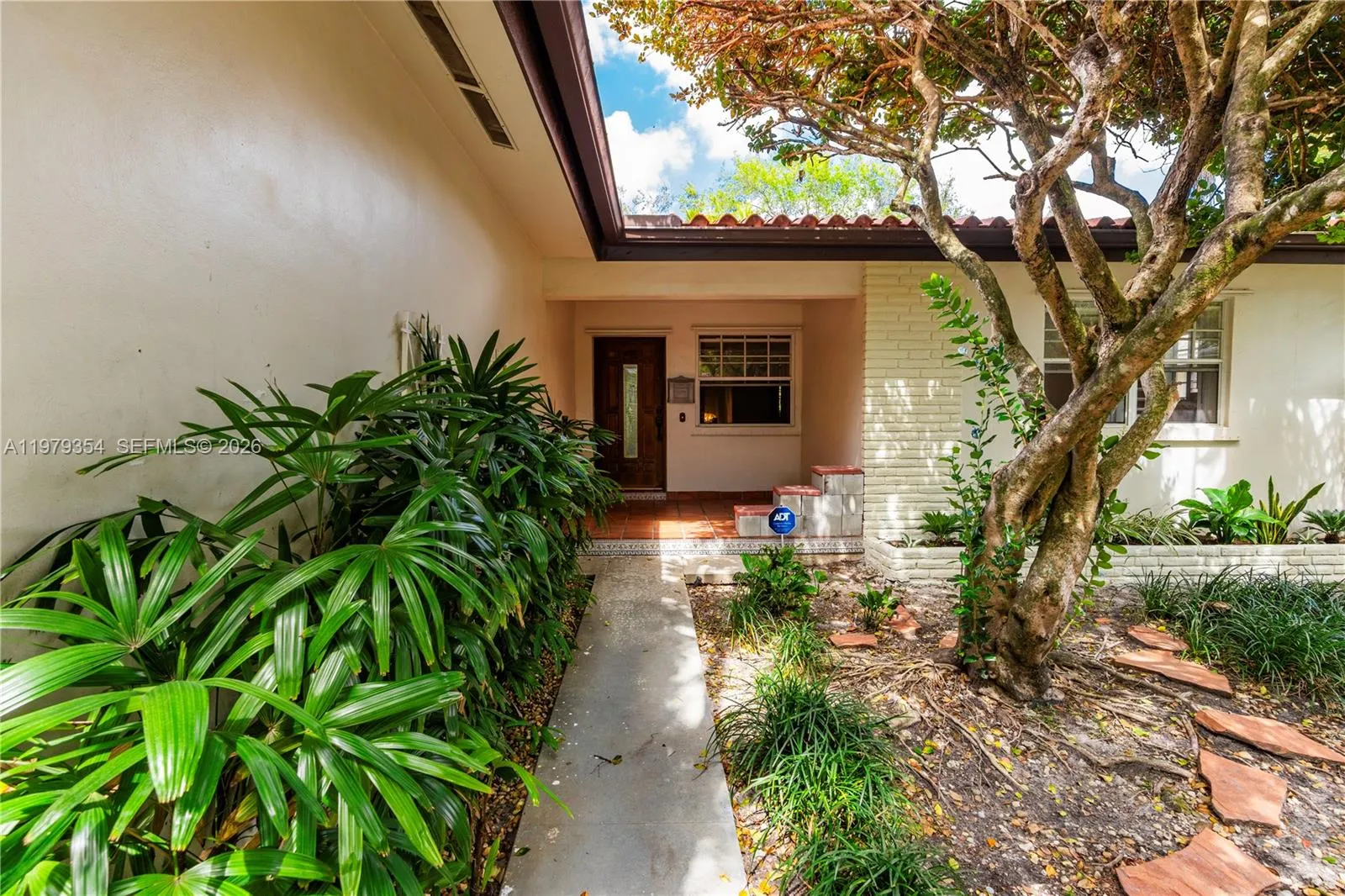 1449 Baracoa Ave, Coral Gables FL 33146