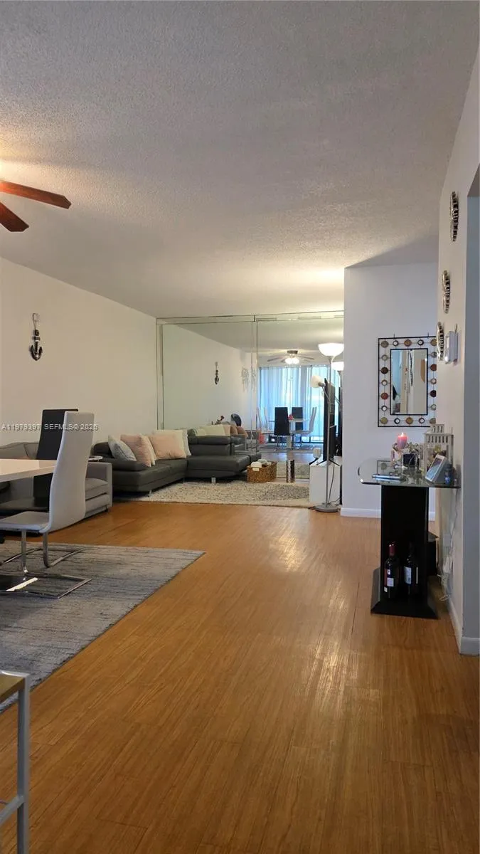 750 NE 199th St # 101H, Miami FL 33179