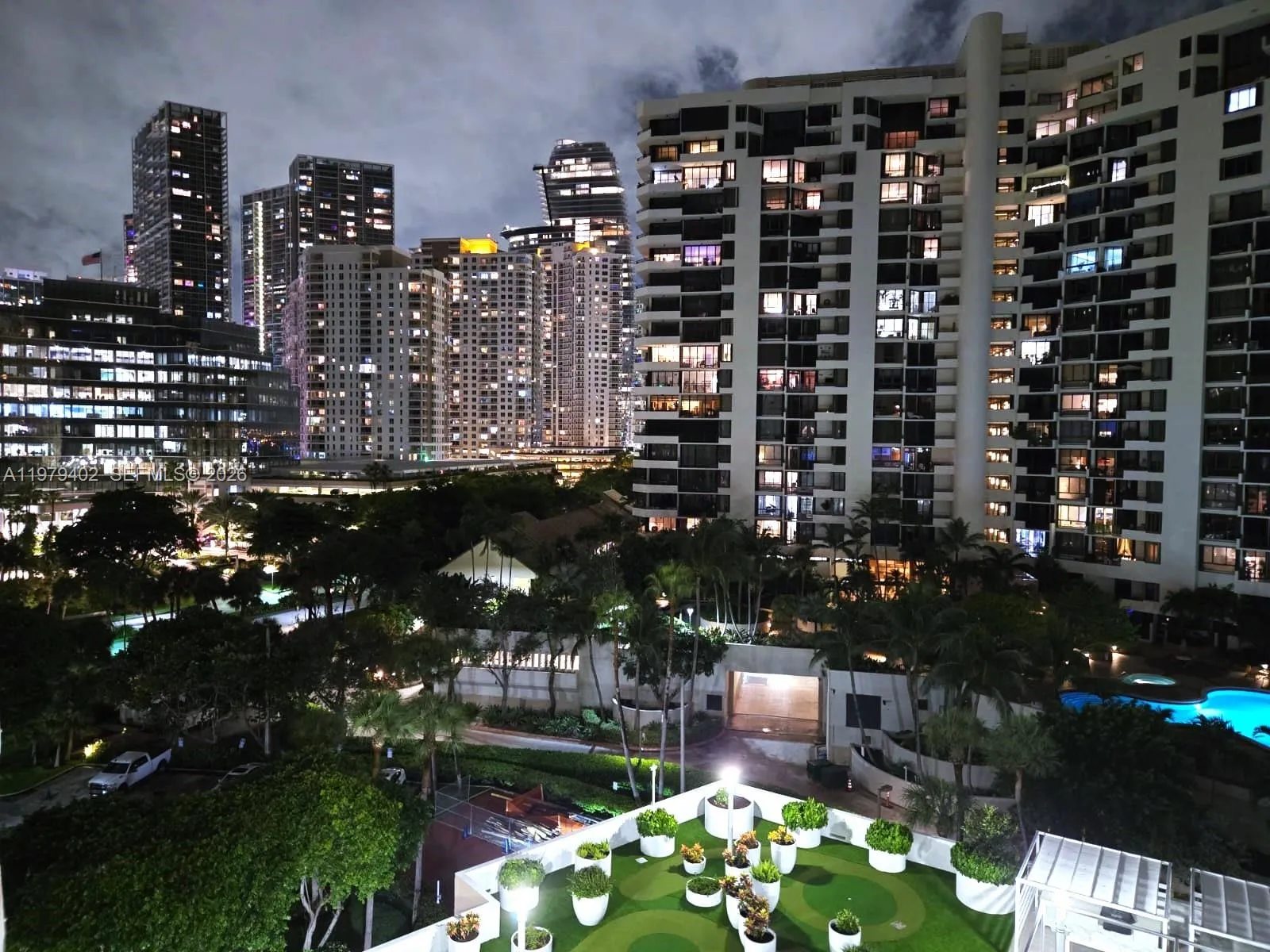 1 bedroom 1 bath for sale at 770 Claughton Island Dr # 911, Miami FL 33131