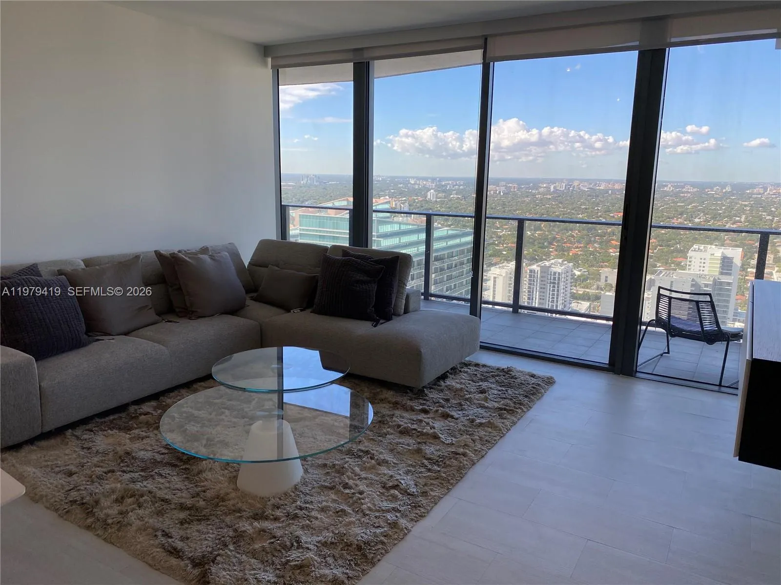 3 bedroom 3 bath for sale at 1000 Brickell Plaza, Miami FL 33131