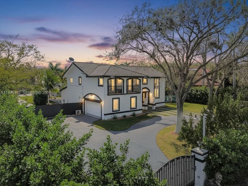 6 bedroom 7 bath for sale at 7830 SW 120th St, Pinecrest FL 33156