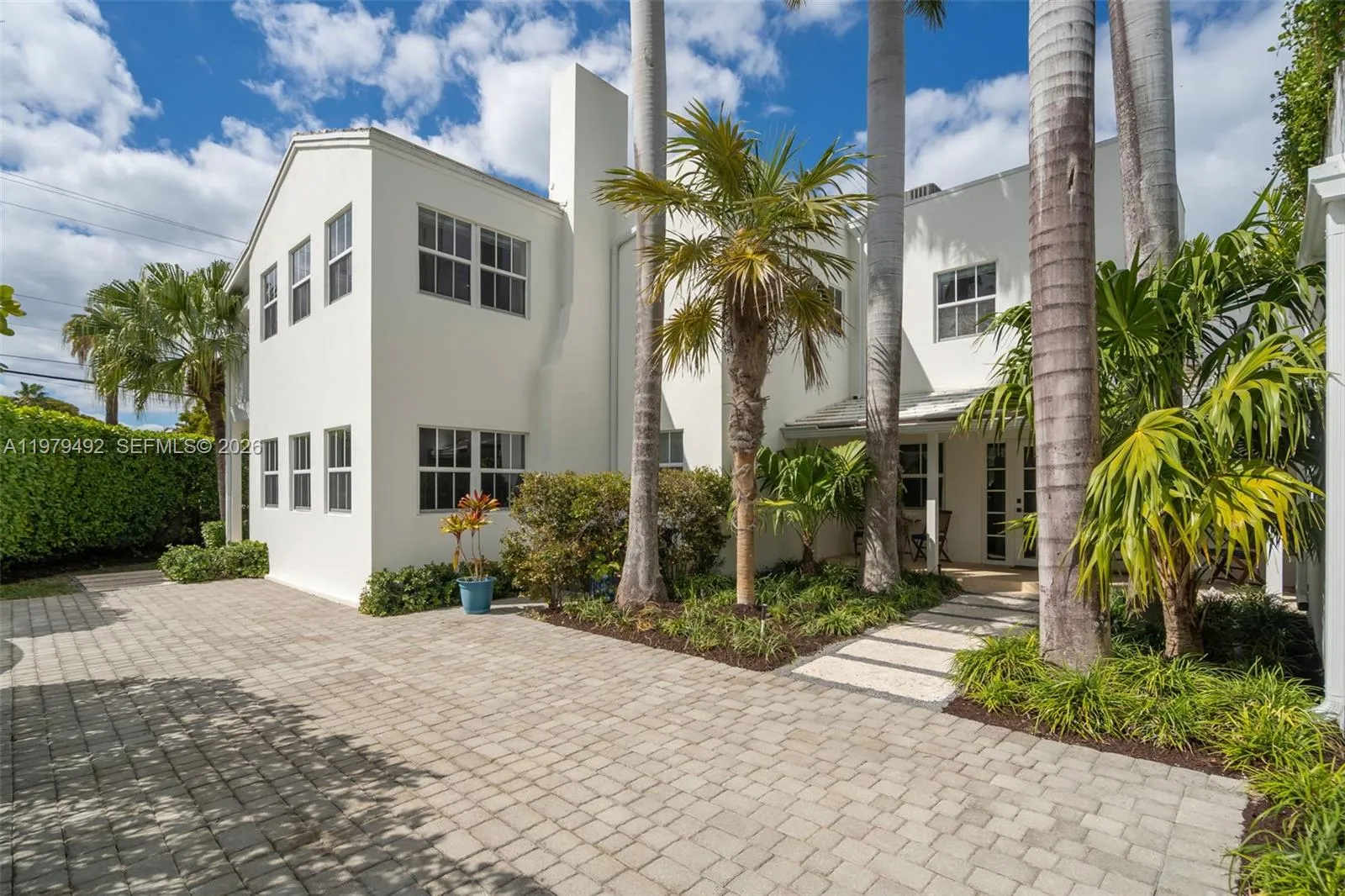 707 W 54th St, Miami Beach FL 33140