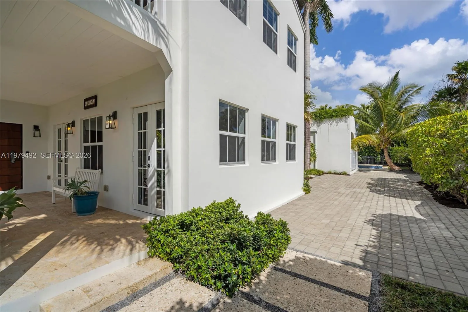 707 W 54th St, Miami Beach FL 33140